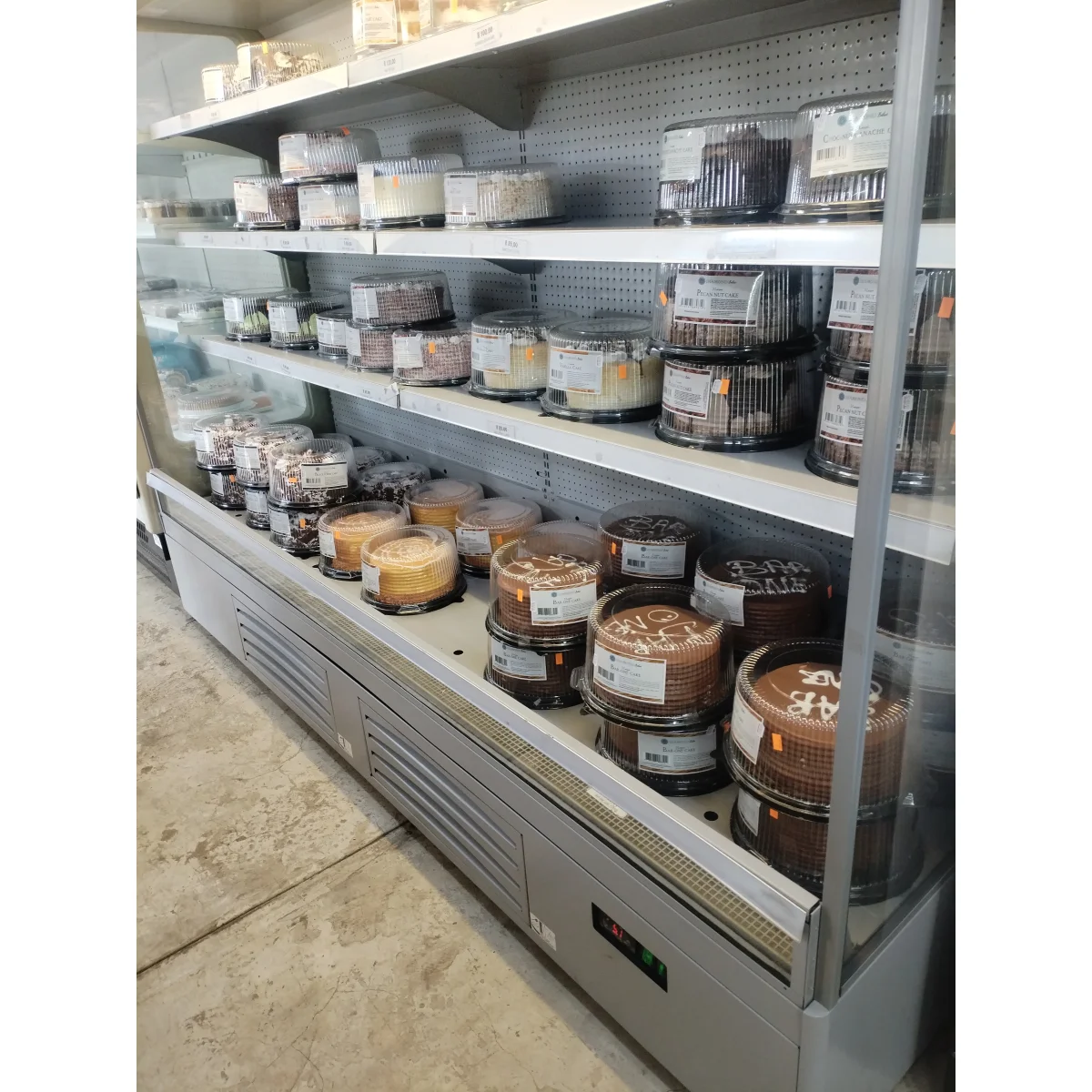 A fresh cake baked by Siyabonga & Sbongiseni Cake Shop